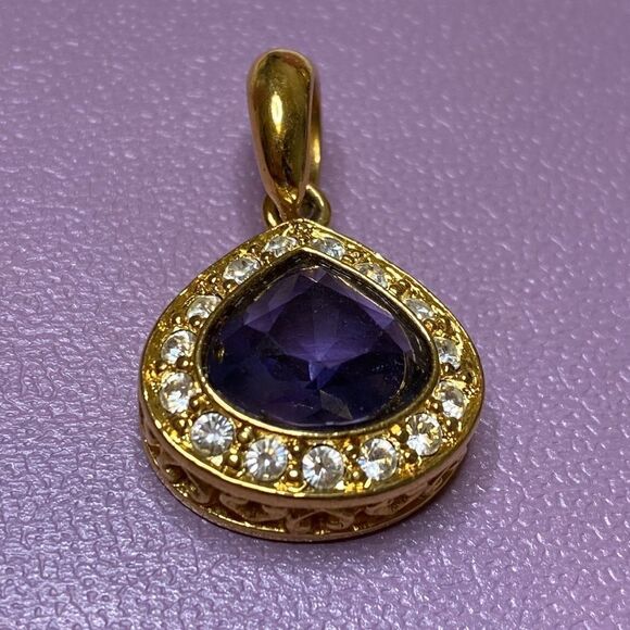 💛 Nolan Miller Gold Tone Purple & White Crystal Pendant - Picture 3 of 6